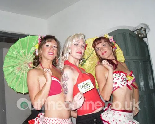 Camp-it-up-Cabaret