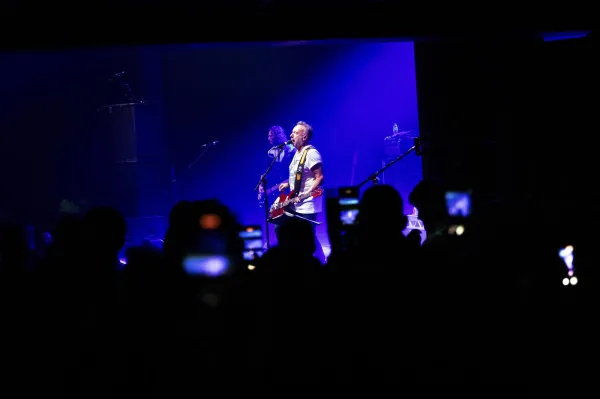 Peter Hook and The Light