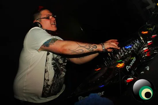 I love hard dance