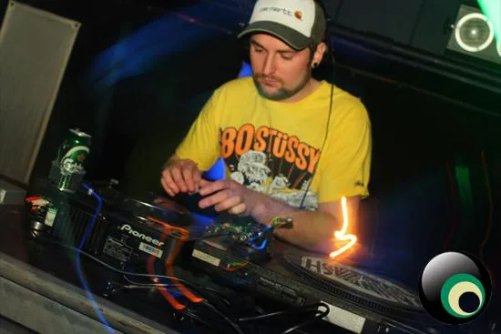 Sensi-Tize Vs. Bassjam