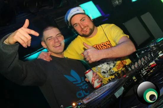 Sensi-Tize Vs. Bassjam