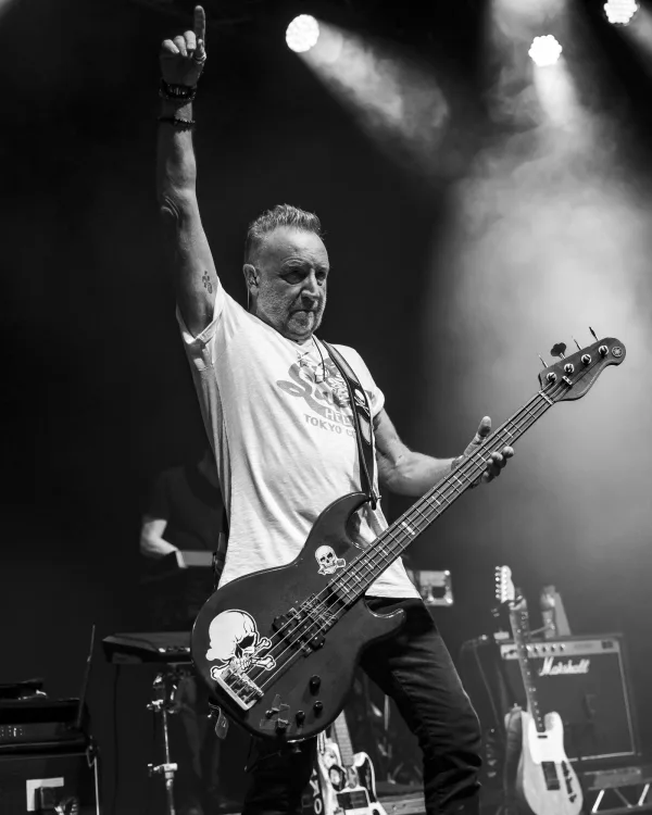 Peter Hook and The Light