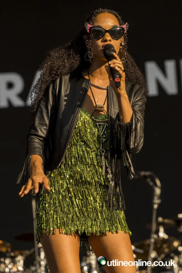 Nile Rodgers & Chic- Forest Live