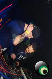Sensi-Tize Vs. Bassjam