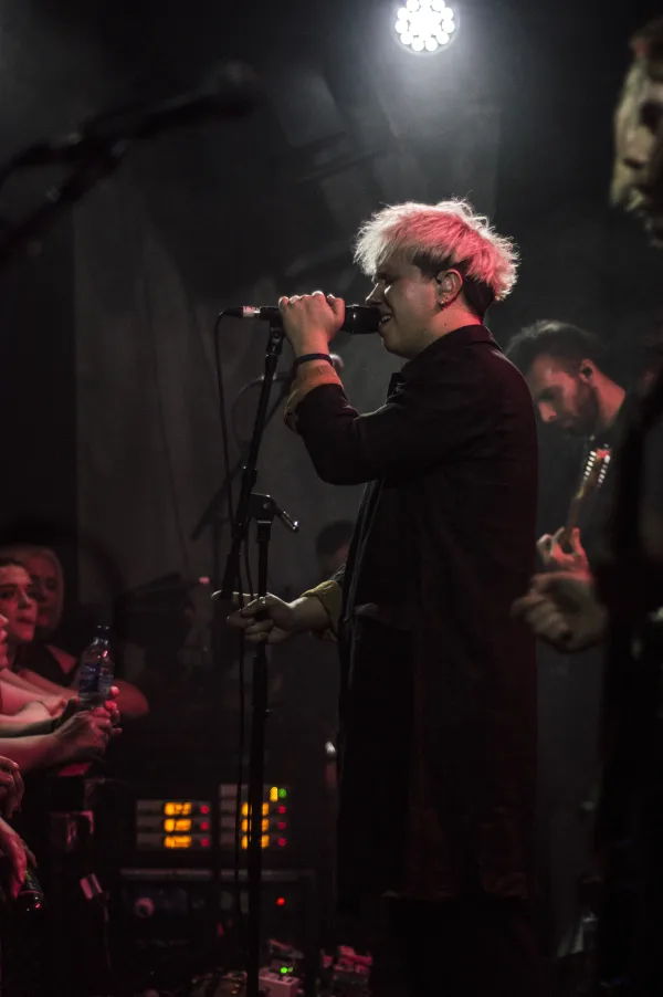 Nothing But Thieves