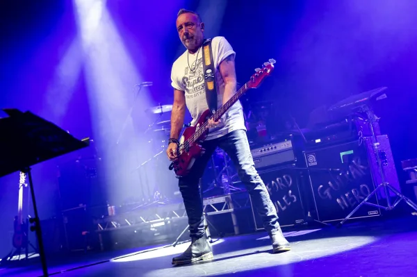 Peter Hook and The Light