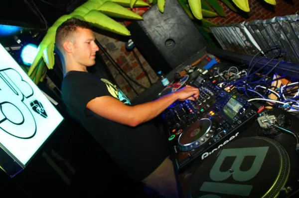 Carnival Flex @ Hideout