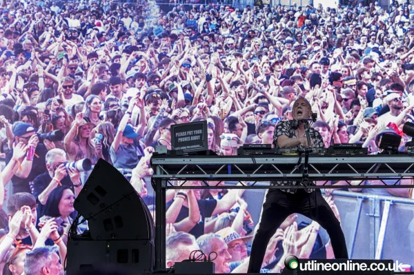Fatboy Slim - Forest Live