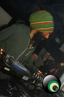 Sensi-Tize Vs. Bassjam