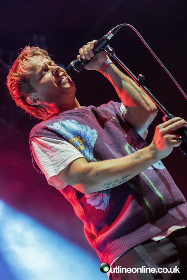 Nothing But Thieves( Acoustic)