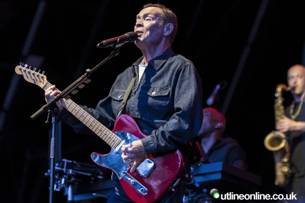 UB40 ft Ali Campbell - Forest Live