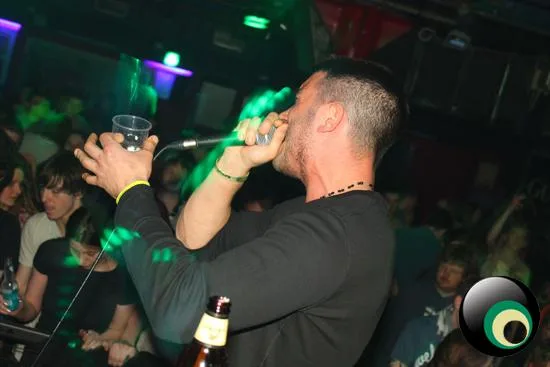 Sensi-Tize Vs. Bassjam