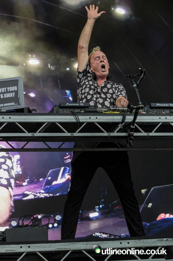 Fatboy Slim - Forest Live