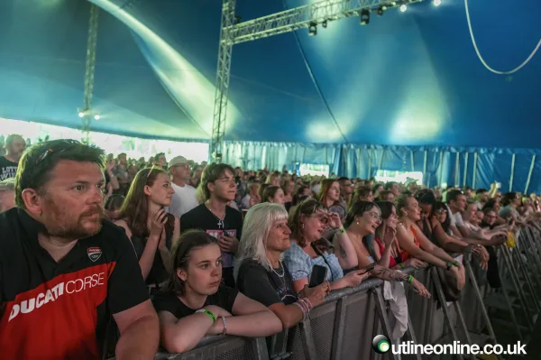 Rock'n'Roll Circus: Circus and Crowds