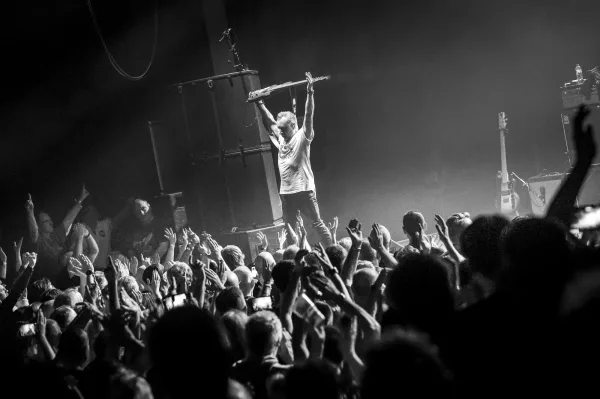 Peter Hook and The Light