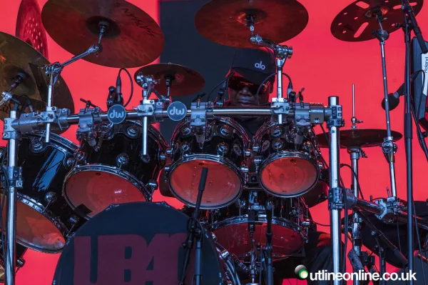 UB40 ft Ali Campbell - Forest Live