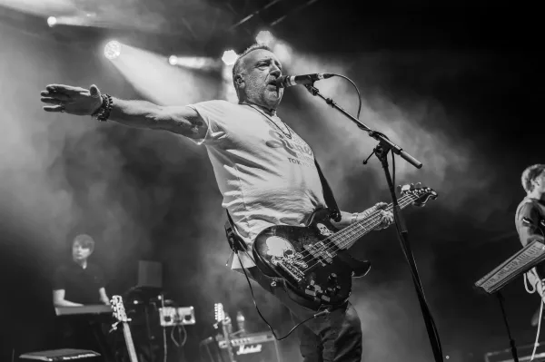 Peter Hook and The Light