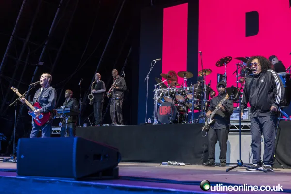 UB40 ft Ali Campbell - Forest Live