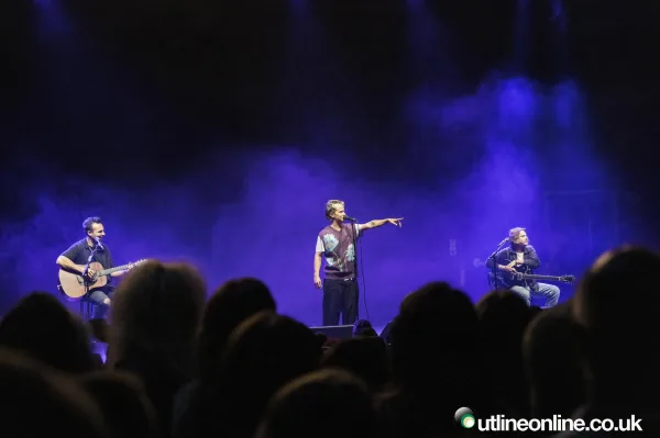 Nothing But Thieves( Acoustic)