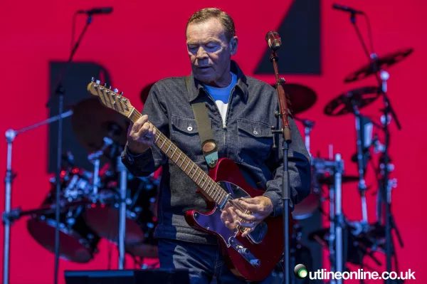 UB40 ft Ali Campbell - Forest Live