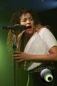 Ella Eyre