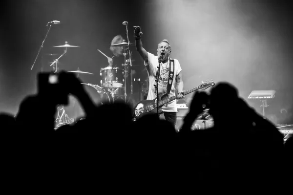 Peter Hook and The Light