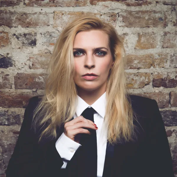 Sara Pascoe