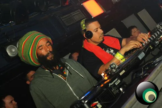 Sensi-Tize Vs. Bassjam