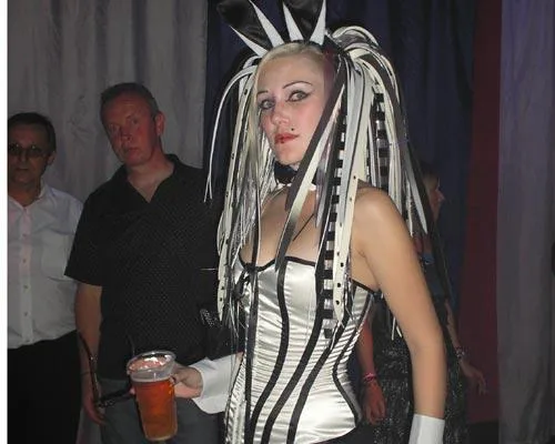 Chains_on_Velvet