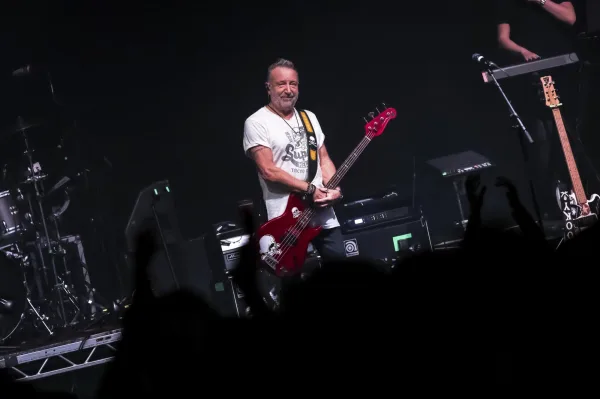 Peter Hook and The Light