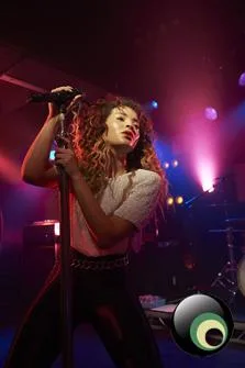 Ella Eyre