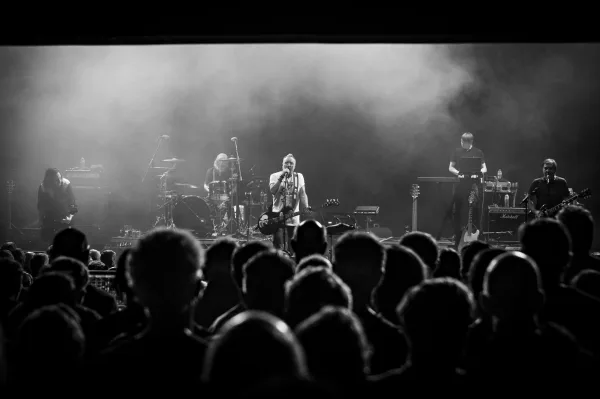 Peter Hook and The Light