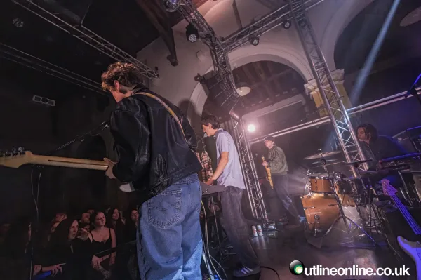 Circa Waves