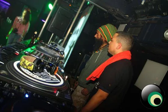 Sensi-Tize Vs. Bassjam