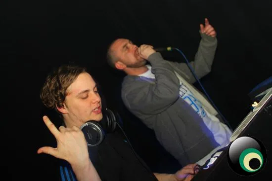 Sensi-Tize Vs. Bassjam