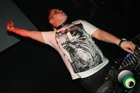 I love hard dance