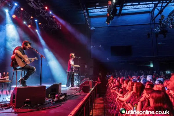 Nothing But Thieves( Acoustic)