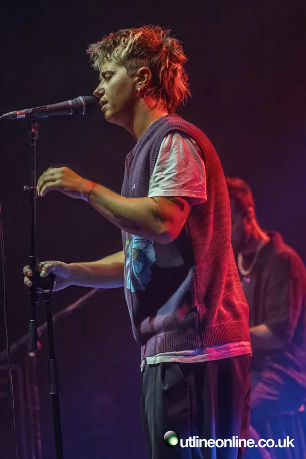 Nothing But Thieves( Acoustic)