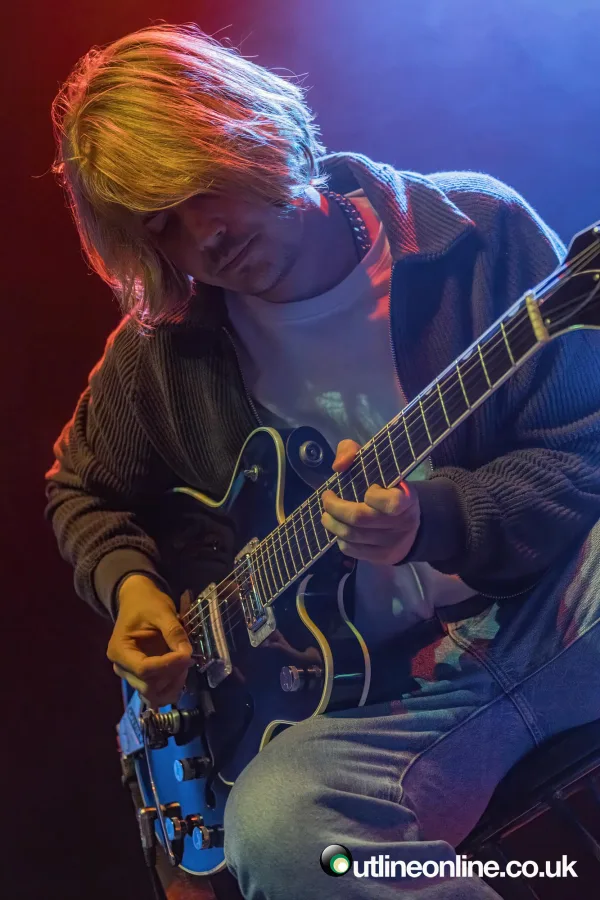 Nothing But Thieves( Acoustic)