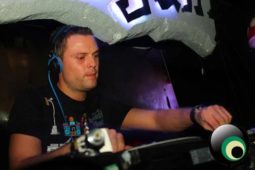 Bassjam ft. Benny Page