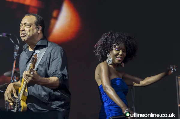 Nile Rodgers & Chic- Forest Live
