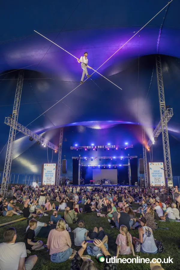 Rock'n'Roll Circus: Circus and Crowds