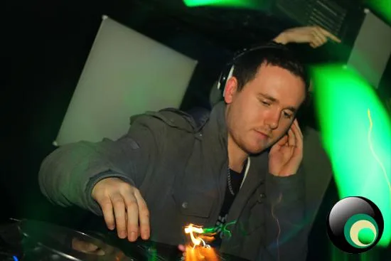 Sensi-Tize Vs. Bassjam