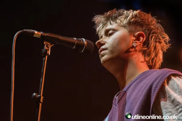 Nothing But Thieves( Acoustic)