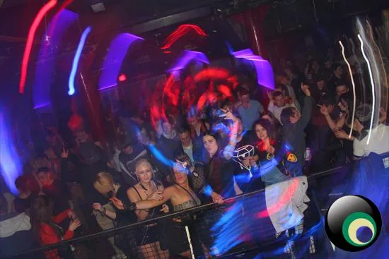 Sensi-Tize Vs. Bassjam
