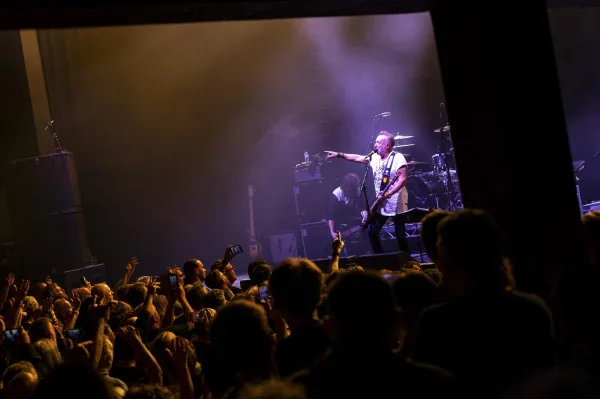 Peter Hook and The Light