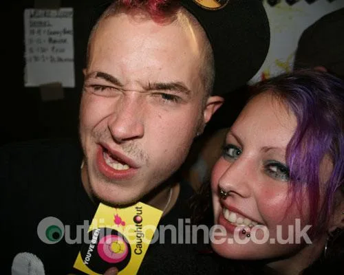 Bass Face October Mustard