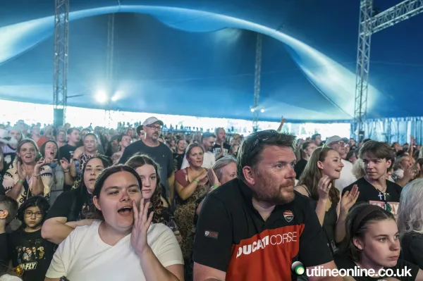 Rock'n'Roll Circus: Circus and Crowds