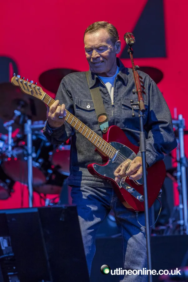 UB40 ft Ali Campbell - Forest Live