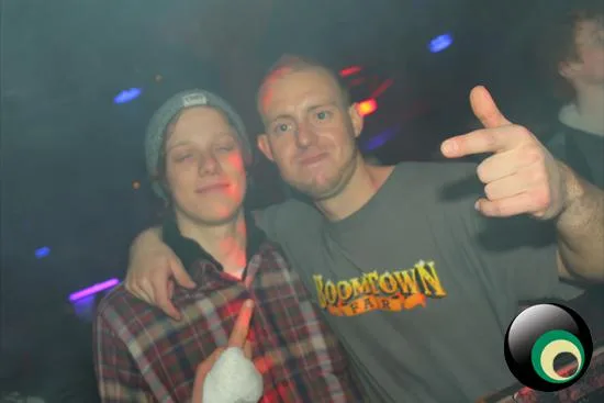Sensi-Tize Vs. Bassjam